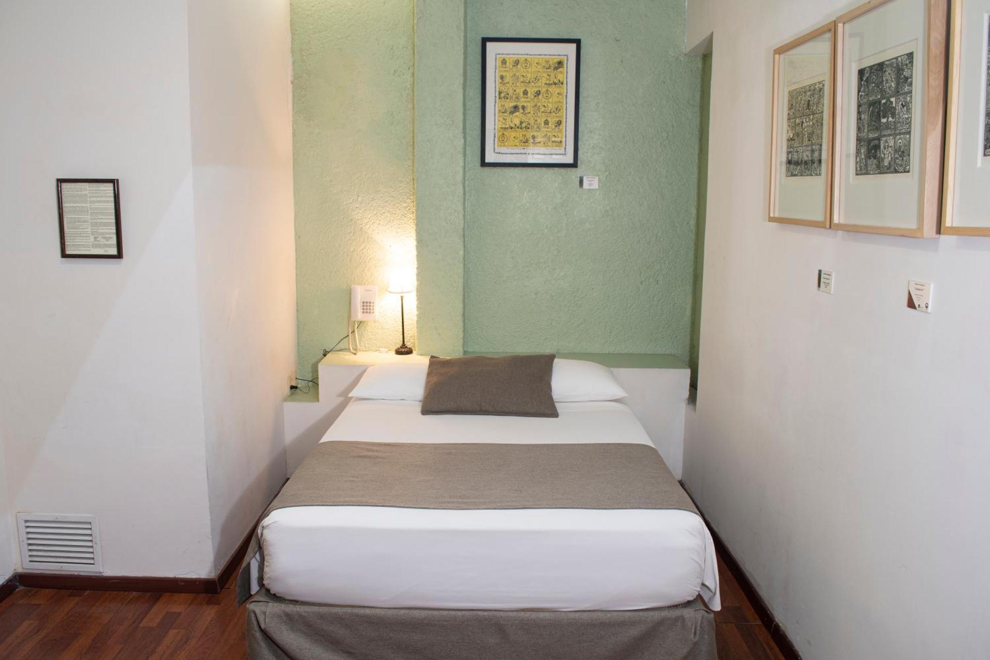 Portico Hotel & Galeria Morelia Room photo
