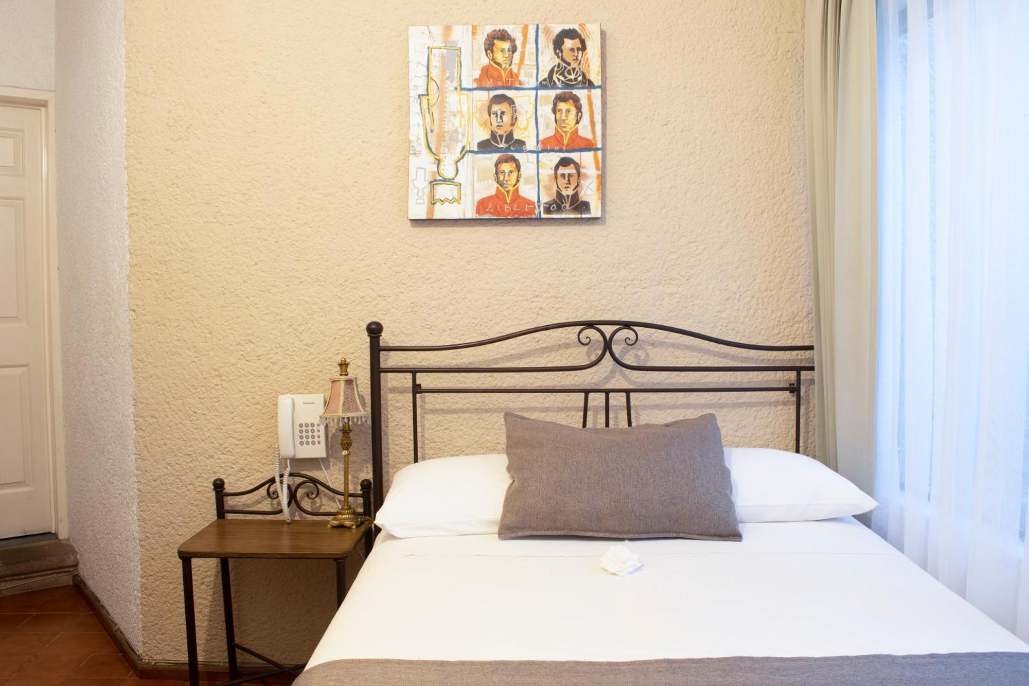 Portico Hotel & Galeria Morelia Room photo