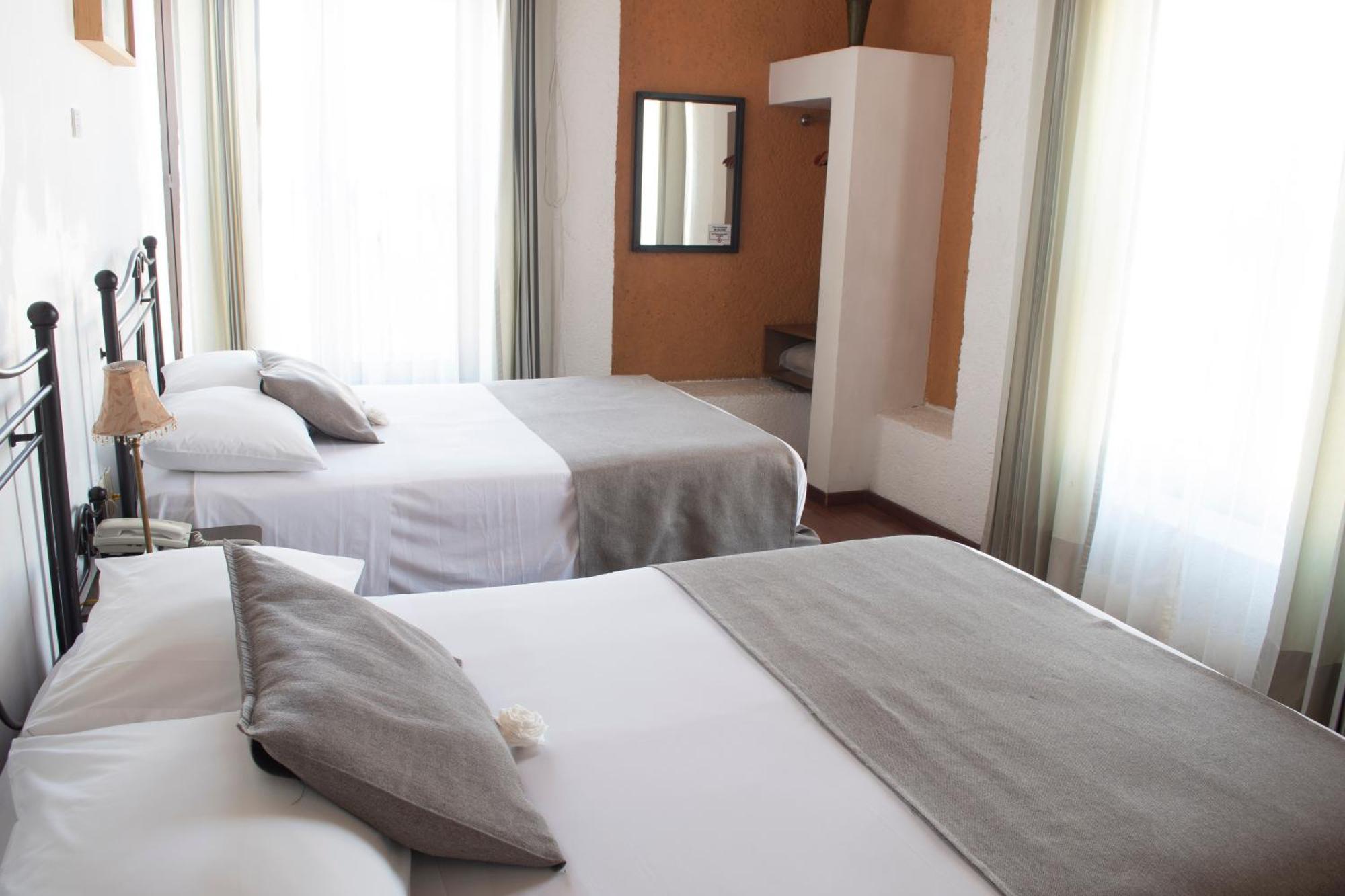 Portico Hotel & Galeria Morelia Room photo