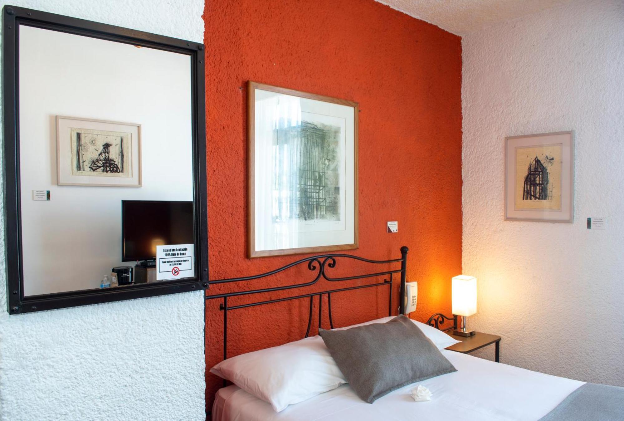 Portico Hotel & Galeria Morelia Room photo
