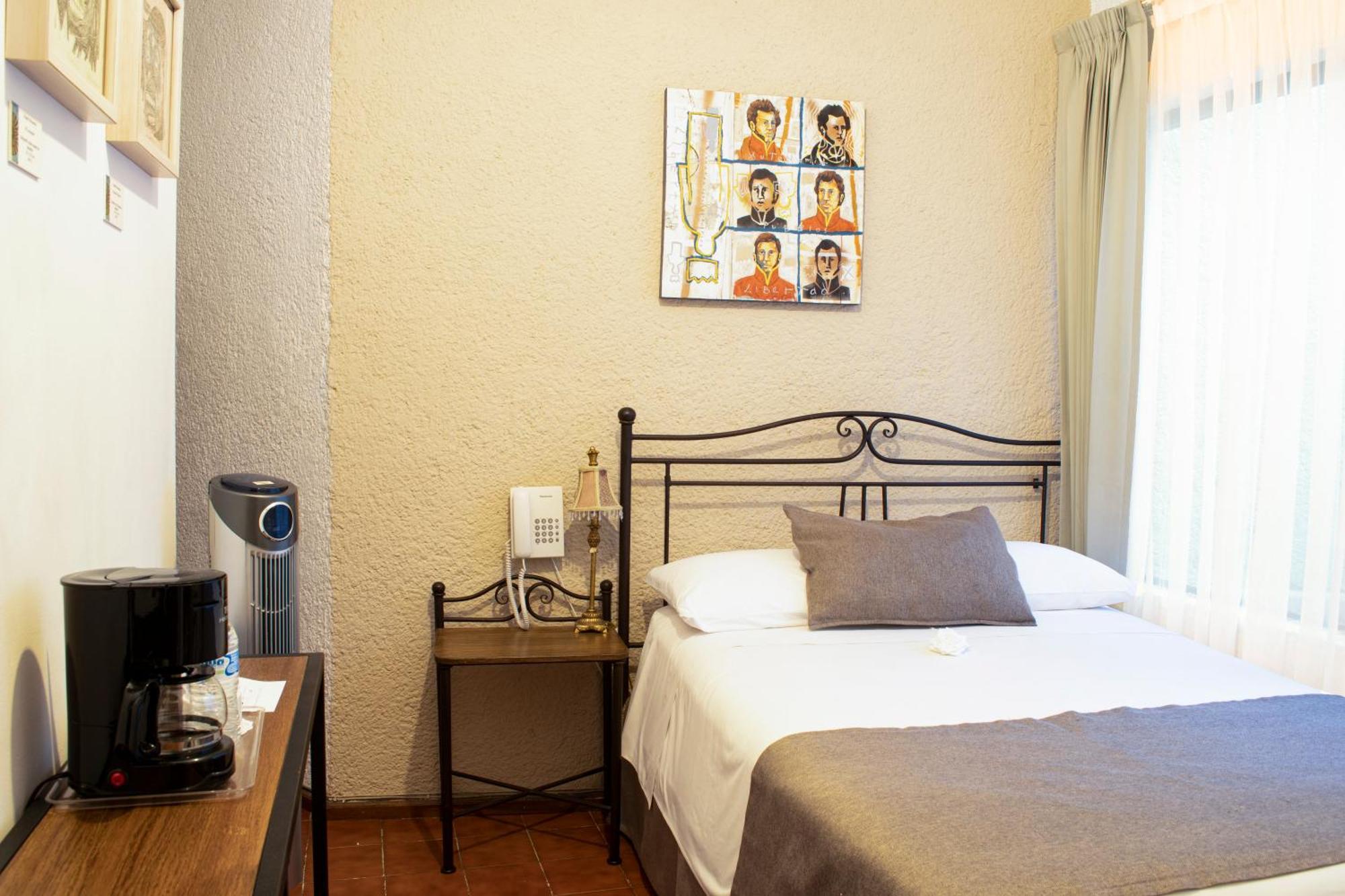Portico Hotel & Galeria Morelia Room photo