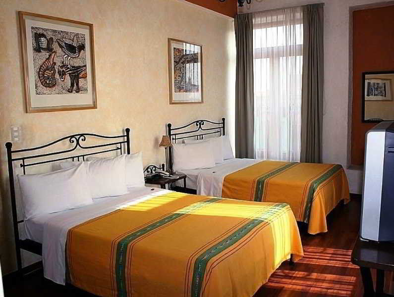 Portico Hotel & Galeria Morelia Exterior photo